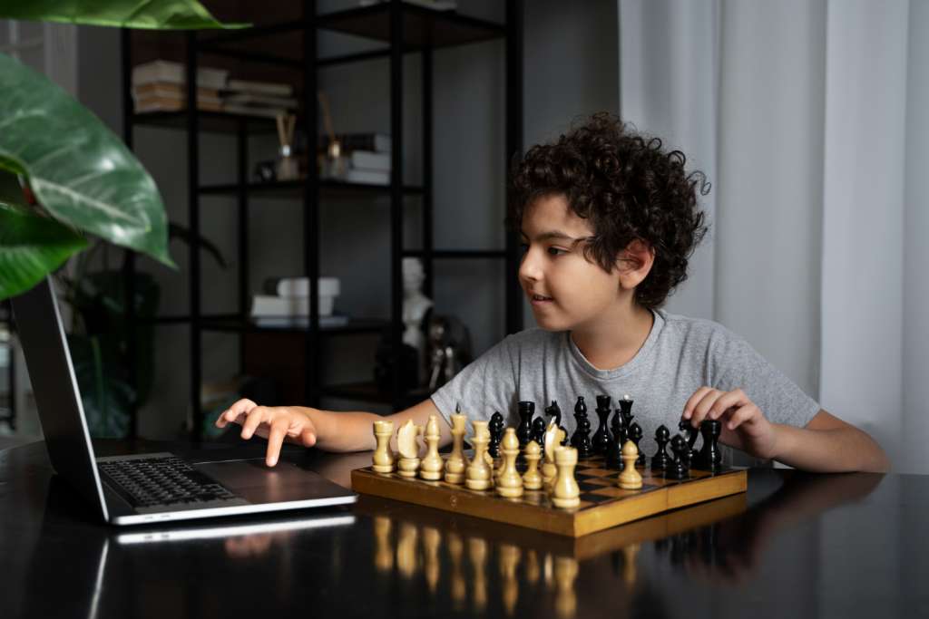 kid-learning-chess-online-from-prochessmates